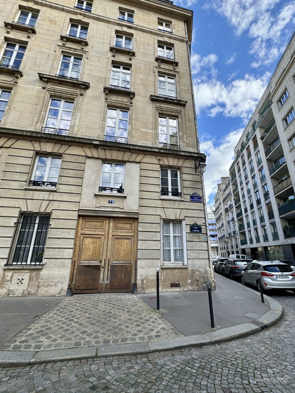 『Emily in Paris』Emily's apartment