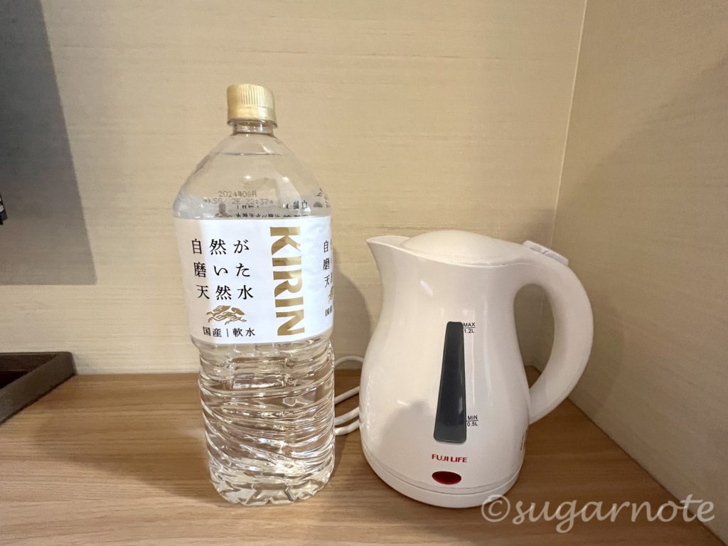 Kyushu Unzen hotel room water and kettle
